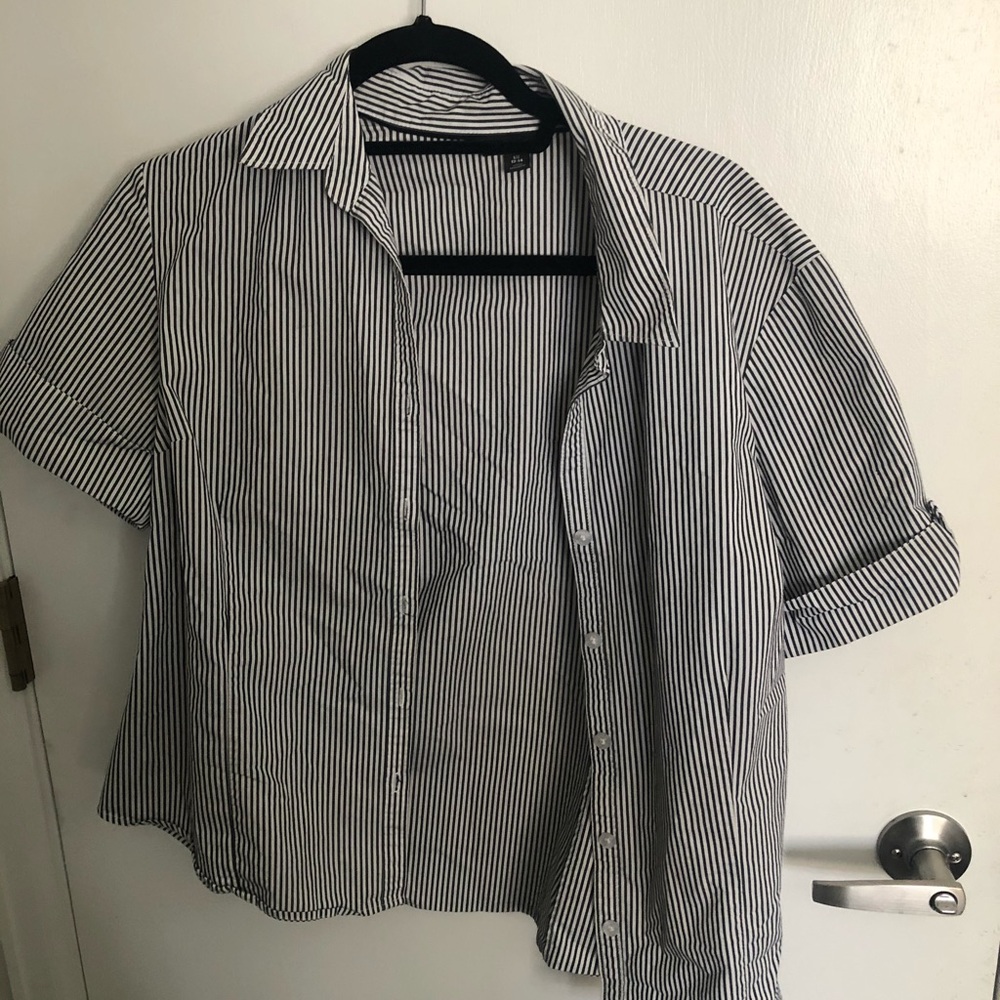 Black and white stripped button up top